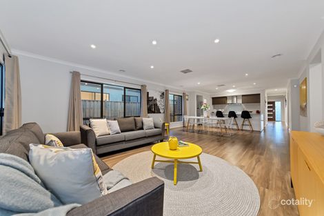 Property photo of 17 Fitzwilliam Circuit Clyde North VIC 3978