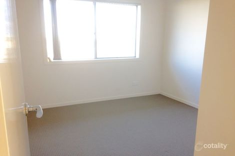 Property photo of 2 Taramoore Road Gracemere QLD 4702