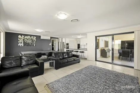 Property photo of 11 Pelling Court Westbrook QLD 4350