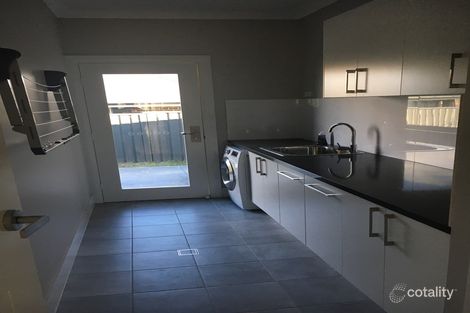 Property photo of 37 Lombardy Way Orange NSW 2800