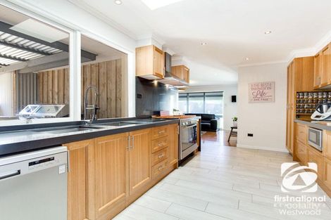 Property photo of 5 Loddon Court Werribee VIC 3030