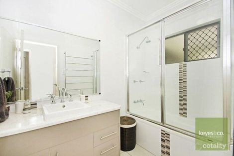 Property photo of 66 Sheerwater Parade Douglas QLD 4814