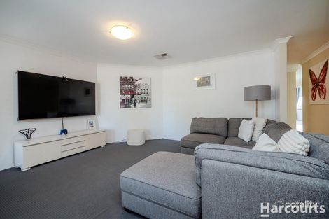 Property photo of 11 Shiralee Bend Carramar WA 6031