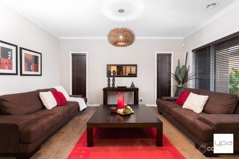 Property photo of 17 Beaconsfield Lane Caroline Springs VIC 3023