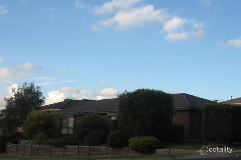 Property photo of 34 Hillcrest Drive Westmeadows VIC 3049