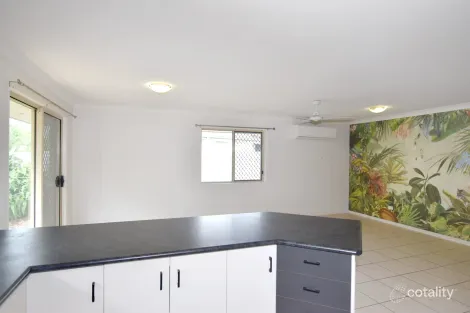 Property photo of 4 Parkview Court Kin Kora QLD 4680