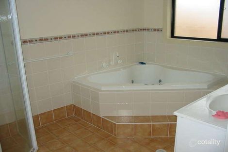 Property photo of 6 Alvisio Close Edensor Park NSW 2176