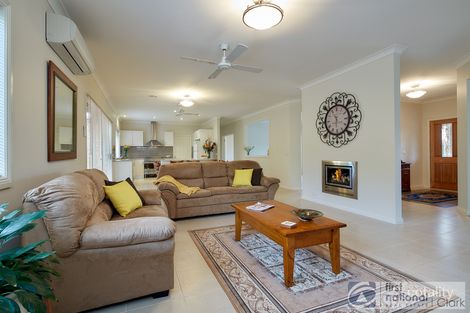 Property photo of 105 Hopetoun Road Drouin VIC 3818