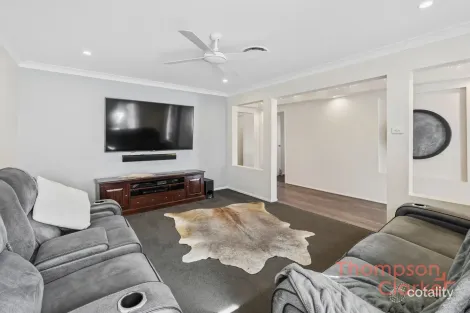 Property photo of 63 Casey Drive Hunterview NSW 2330
