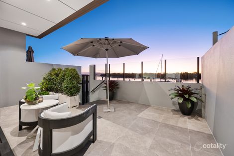 Property photo of 7/2 Marina Promenade Paradise Point QLD 4216