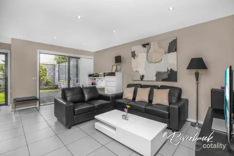 Property photo of 23 Burriang Way Pemulwuy NSW 2145