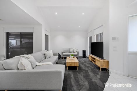 Property photo of 15 Pimelea Way Hillside VIC 3037
