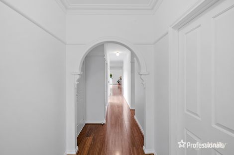 Property photo of 14 Edgbaston Parade Caroline Springs VIC 3023