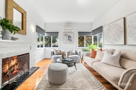 Property photo of 24 Hayes Avenue Rosebud VIC 3939