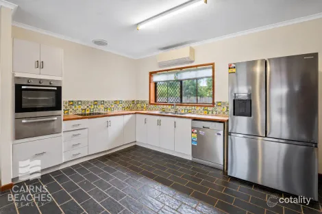 Property photo of 8 Eddy Street Clifton Beach QLD 4879