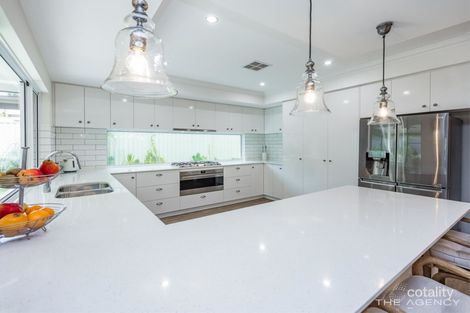 Property photo of 8A Kochia Court Heathridge WA 6027