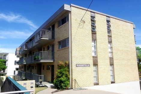 Property photo of 2/5 Orvieto Terrace Kings Beach QLD 4551