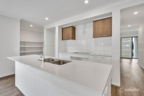 Property photo of 10 Thunder Drive Kalkallo VIC 3064