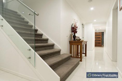 Property photo of 10 Knowland Grove Botanic Ridge VIC 3977