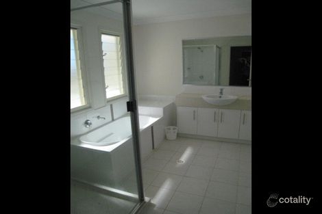 Property photo of 2/13 Mayfair Drive Emerald QLD 4720
