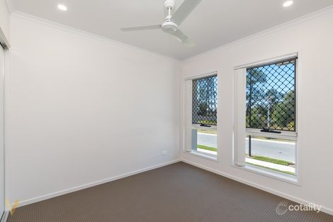 Property photo of 9 Bloomfield Avenue Park Ridge QLD 4125