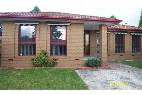 Property photo of 6 Dee Court Endeavour Hills VIC 3802
