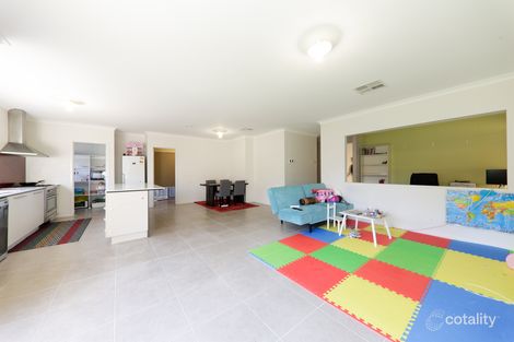 Property photo of 27 Fernwren Drive Berwick VIC 3806