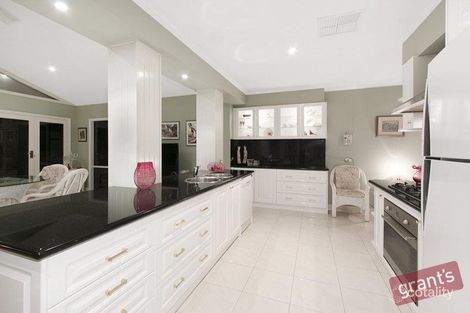 Property photo of 4 Oakridge Close Lysterfield South VIC 3156