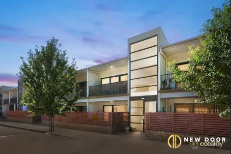 2/39 Jerrabomberra Ave, Narrabundah, ACT 2604