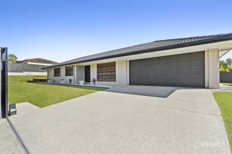 Property photo of 1 Boonah Court Helensvale QLD 4212