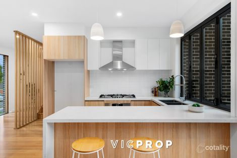 Property photo of 1/1 Myrtle Court Doncaster East VIC 3109