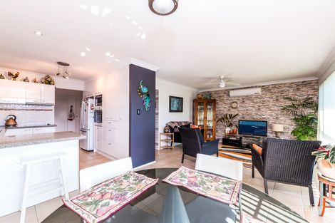 Property photo of 39 Burnside Road Burnside QLD 4560