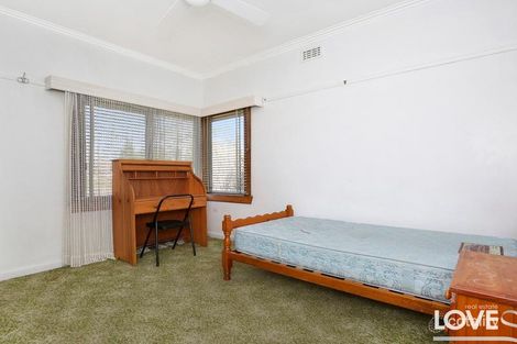 Property photo of 54 Leamington Street Reservoir VIC 3073