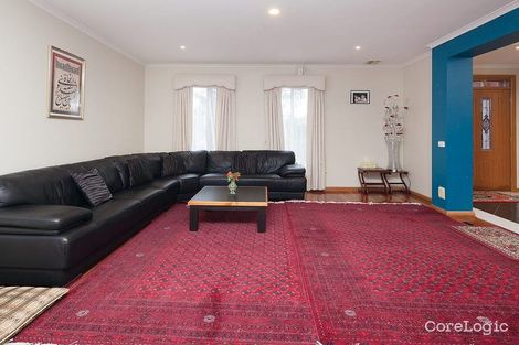 Property photo of 8 Banyalla Drive Cranbourne West VIC 3977