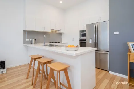 Property photo of 2/9 Myrtle Close Adamstown Heights NSW 2289