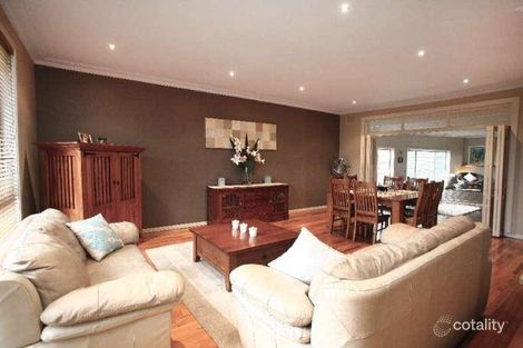 Property photo of 4 Bareena Avenue Rowville VIC 3178