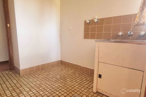Property photo of 10 Cowper Street Young NSW 2594