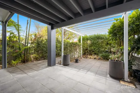 Property photo of 35 Douglas Street Greenslopes QLD 4120