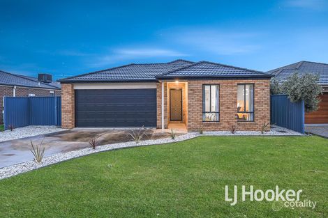 50 Shearwater Dr, Pakenham, VIC 3810