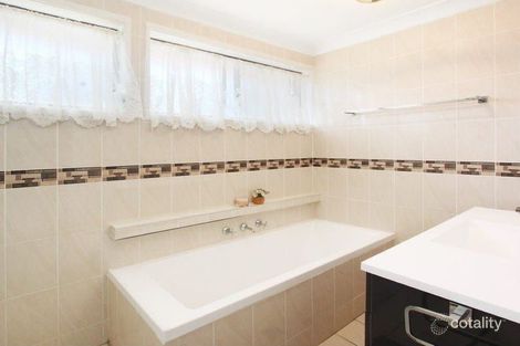 Property photo of 1 Mynah Close St Clair NSW 2759