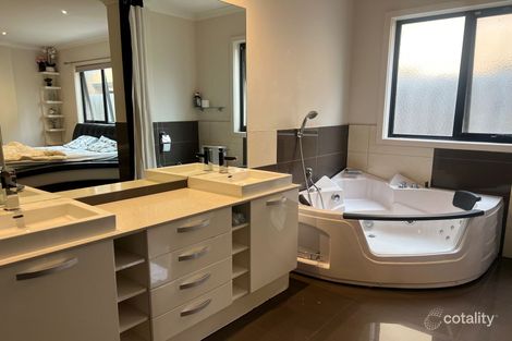 Property photo of 24 Elliott Parade Lynbrook VIC 3975