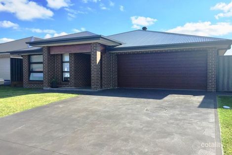 9 Hobbs St, Horsley, NSW 2530