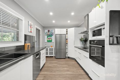 5 Bordeau Cres, Petrie, QLD 4502