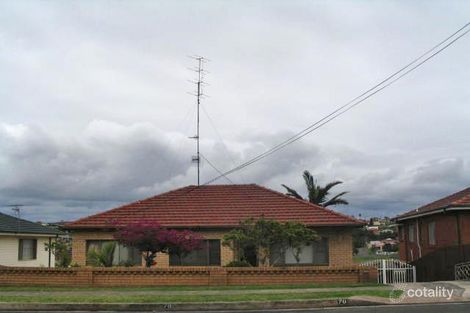 70 Weringa Ave, Lake Heights, NSW 2502