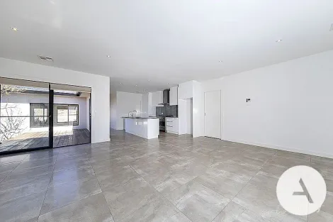 Property photo of 40 Wighton Terrace Casey ACT 2913