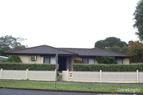 Property photo of 21 Clangula Court Endeavour Hills VIC 3802