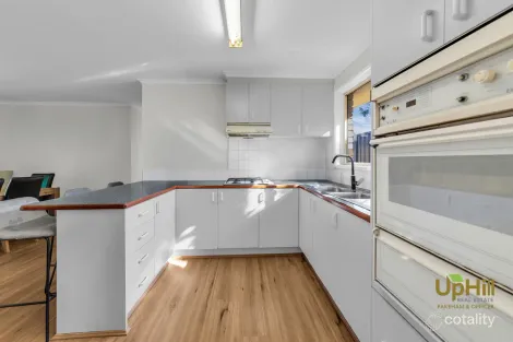 Property photo of 16 Paramount Way Pakenham VIC 3810