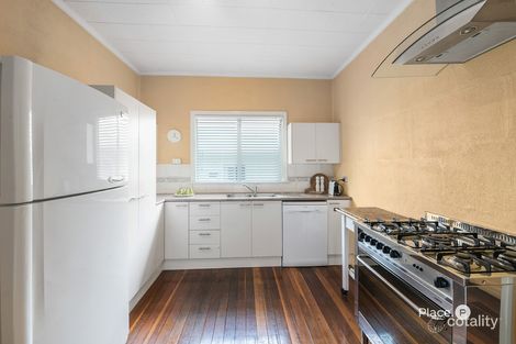 23 Dahlia St, Cannon Hill, QLD 4170