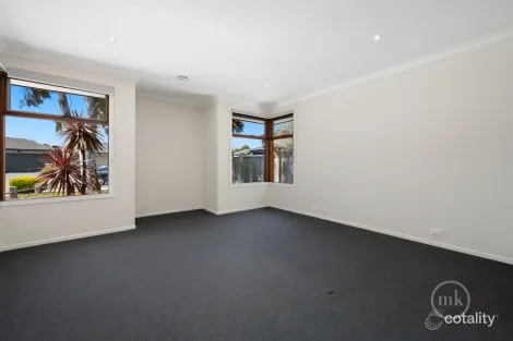 Property photo of 4 Levanter Cove Mernda VIC 3754