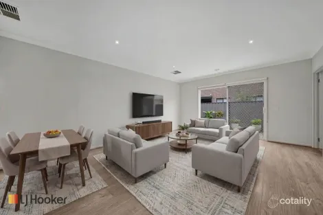 Property photo of 33 Peninsula Crescent Craigieburn VIC 3064